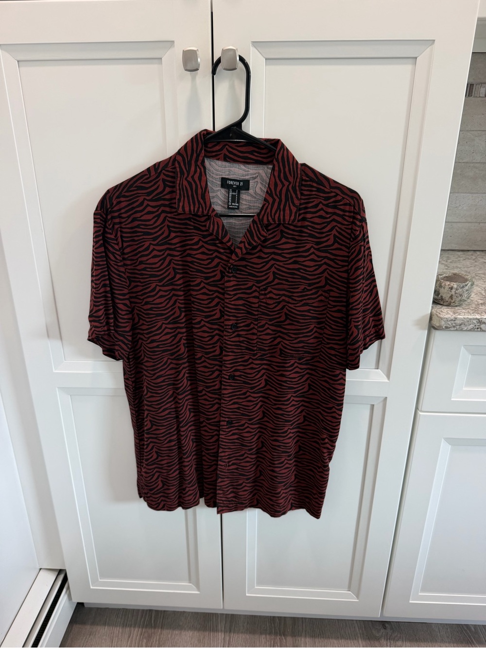 Forever 21 Men’s Red Zebra Print Short Sleeve Shirt